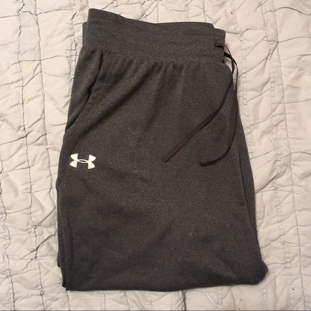 gray UNDER ARMOUR sweatpants